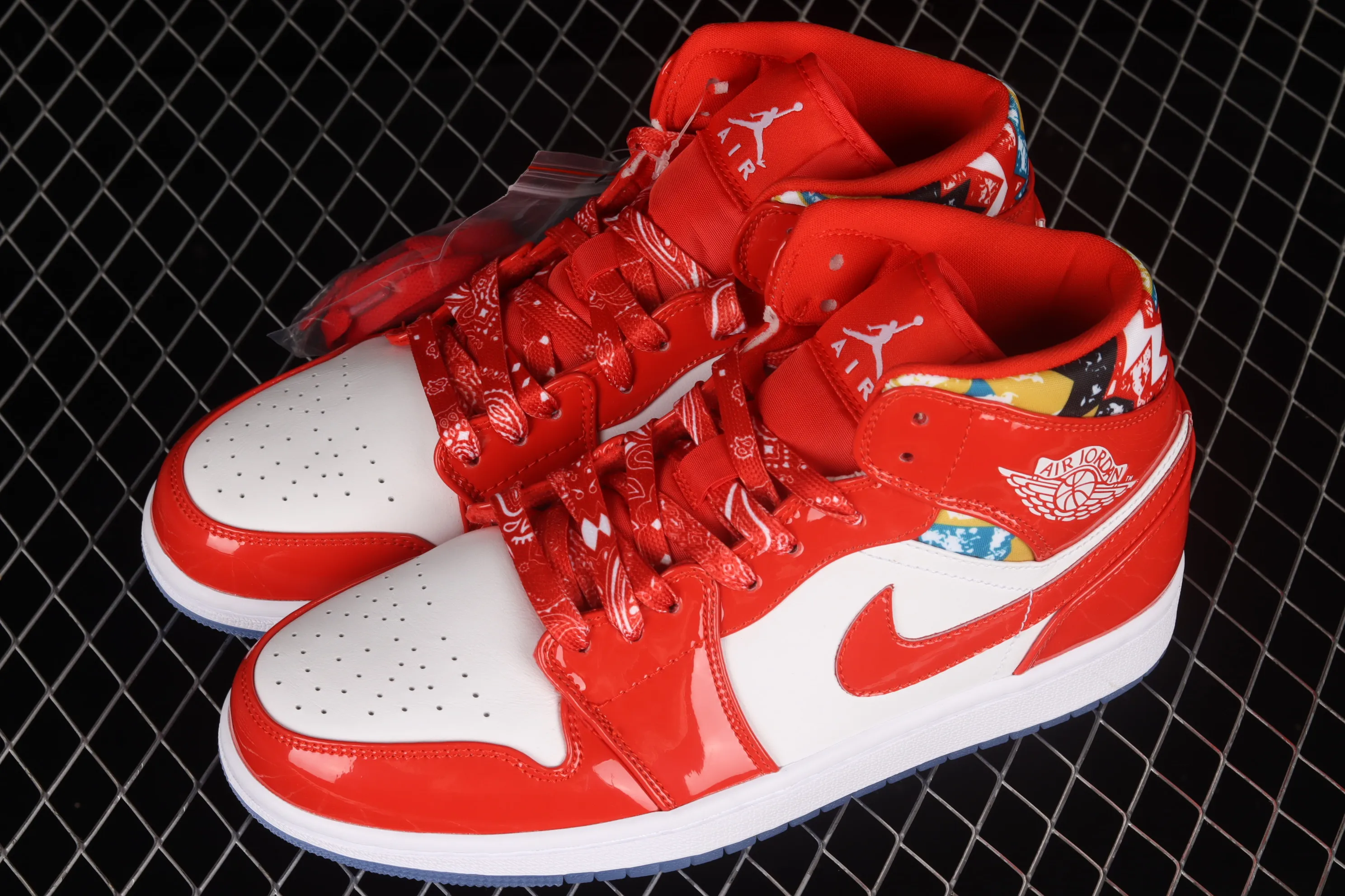 All Categories Air Jordan Jordan Series Basketball Shoes Air Jordan 1 Mid Air Jordan 1 Mid AJ1 Joe 1 Christmas Red China Basketball Shoes DC7294-600
